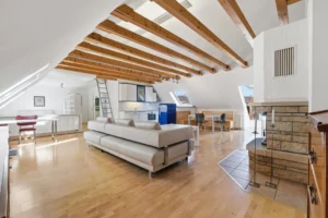 Provisionsfrei! Loftartige Dachgeschosswohnung in Raderberg *Bezugsfrei*