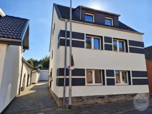 4-Familienhaus zur Eigennutzung oder Kapitalanlage in Bedburg