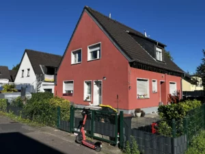 Zwei Wohneinheiten, viele Möglichkeiten – Zweifamilienhaus in Köln-Vogelsang