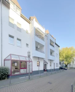 Zentrale Lage, Wohnung mit Balkon und Terrasse an der Stadtbücherei