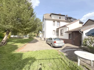 Renditeobjekt samt Baugrundstück mit Potential