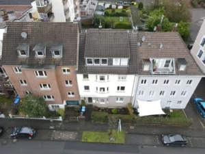 Lichtdurchflutete, hochwertig sanierte Altbauwohnung im Zentrum von Bergisch Gladbach
