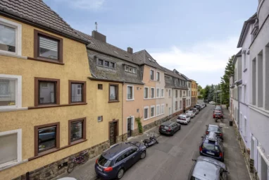 Köln-Buchheim – Gepflegtes MFH mit 3 Einheiten aufgeteilt nach WEG!
